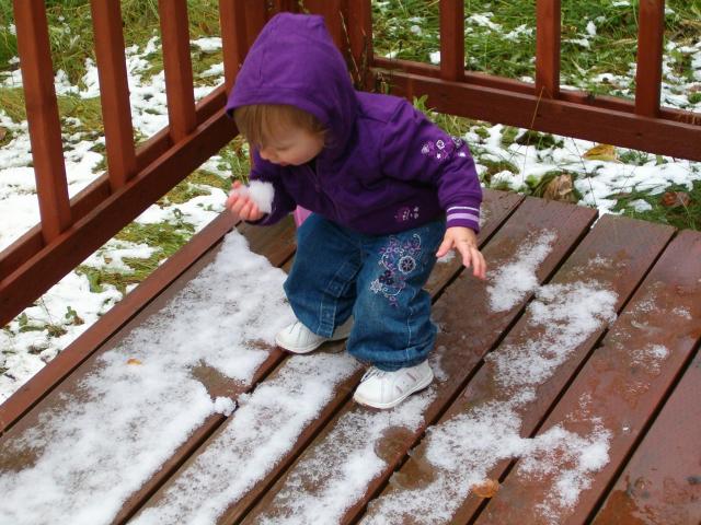 Callie decides to taste the snow